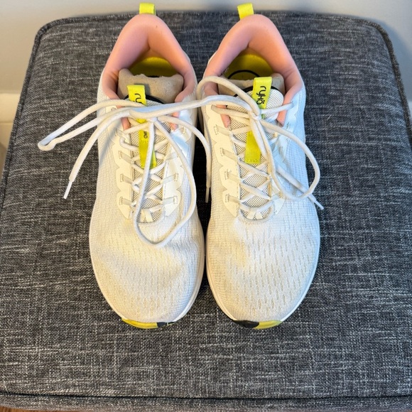 Ryka Women's Athletic Shoes, Size 7.5 - Picture 1 of 10